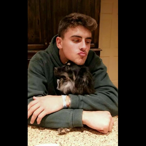 humano, jack jack, chicos encantadores, jack gilinsky, chicos encantadores