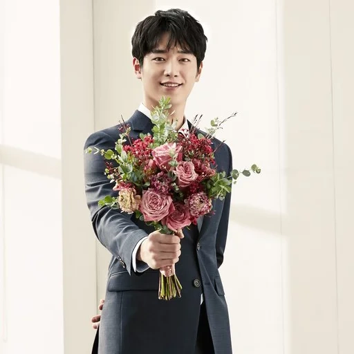 pak zhong, con kan junio, park june flowers, actores coreanos, con flores de kan jun