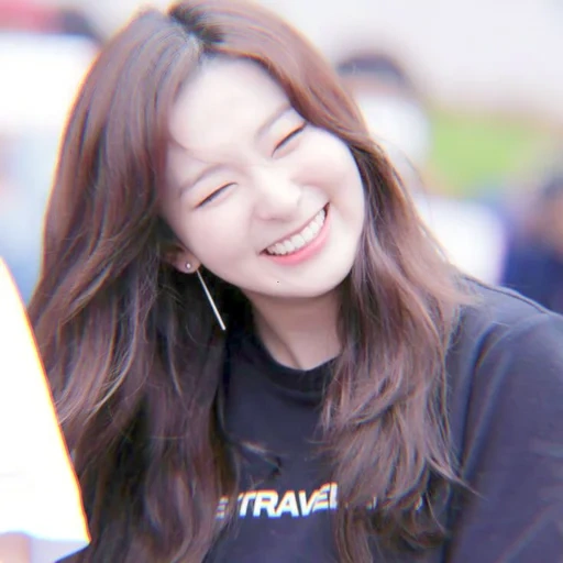 choi suyun, kan silgi, beludru merah, sylgi tersenyum, sylgi red velvet smile