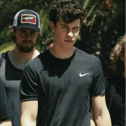 sean mendes, beautiful guys, beautiful boy, sean mendes and nick jonas, shawn mendes and he's rings