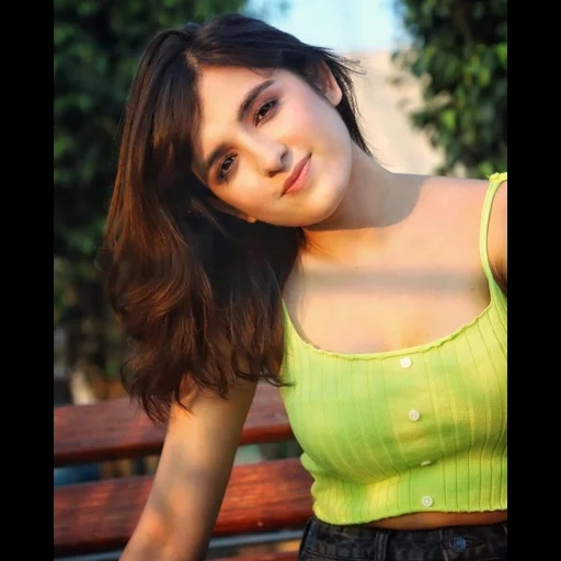 shirley setia, tollywood, abhimanyu, aktris india selatan, gadis