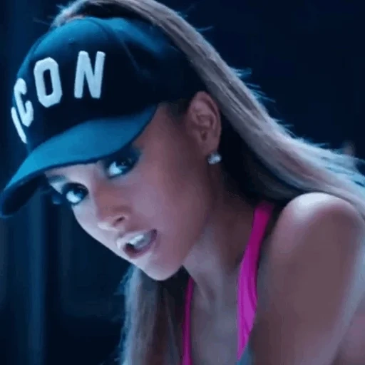 ariana, un lado a otro, ariana grande, ariana grande de lado a lado, trate de no cantar a lo largo del chelenga 2018