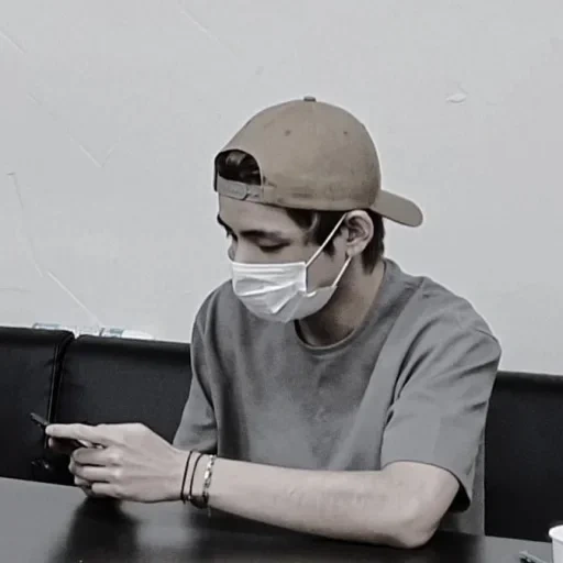 jeune homme, people, tae hyung face, masque de gaze medfetish pour infirmière