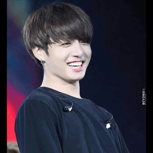 zheng zhongguo, bts jungkook, solemnly smile, bts chonguk smiles, bts chongguo smile