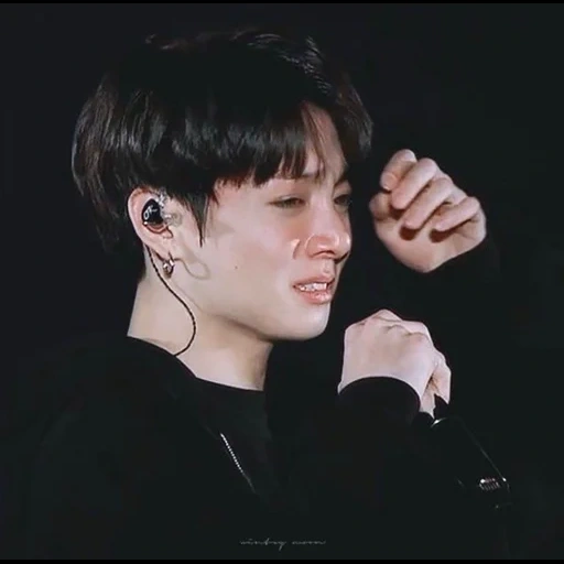 jungkook, jung jungkook, jungkook bts, bts chonguk sta piangendo, bts jungkook piange