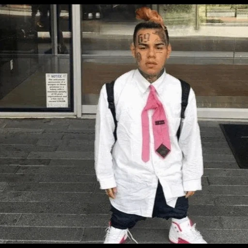 kanye west, 6 ix 9 ine, giliranku, raja arthur, 6ix9ine pertumbuhan penuh