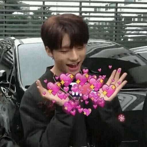 the minho, jungkook bts, valentinstag geschenk für koreaner, stray kids huang xianjin, minho stray kids herzform