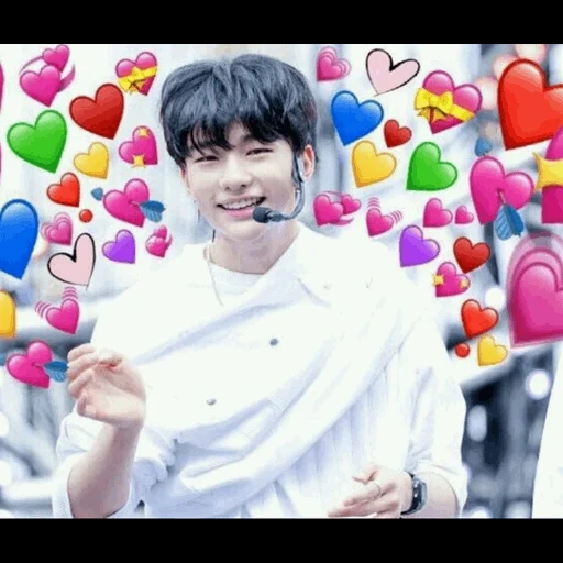 bts heart, gene bts heart, bts chonguk heart, nanjun bts heart shape, min-ho stray kids heart