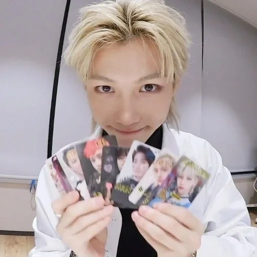 asiatisch, lee felix, felix streunende kinder, felix streune kinder collage, felix streune kinder rugin itzy