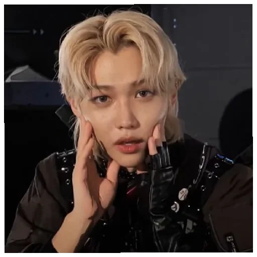 asian, lee felix, felix stray kids, celebrities singers, admiring felix