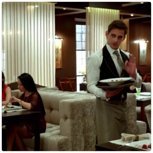 o masculino, garçom, um casal de restaurante, negócio de restaurantes de hotel, garçons do restaurante de classe mais alta