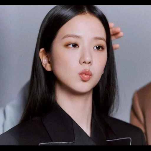 kim ji-soo, jisoo kim, black powder, blackpink jisoo, jin yelin red velvet 2019