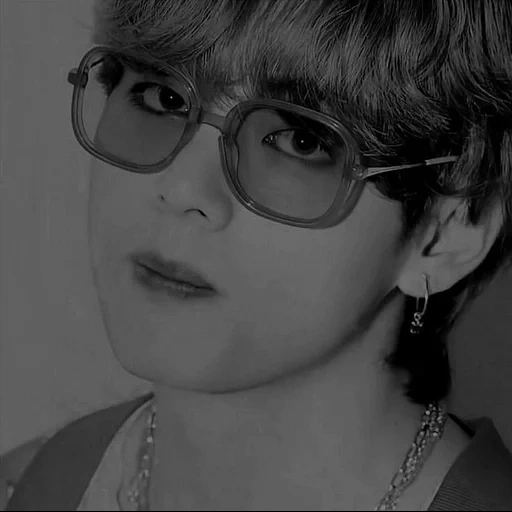 jeune femme, taehyung bts, regarder en ligne, roi arthur, distribution des lignes de dynamite bts