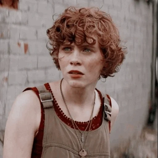 sophia lillis, beverly marsh, lista de amigos, beverly marcha ono, película de sybil 2007