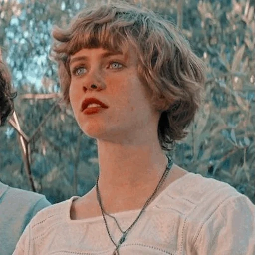 nombre, richie tossier, sophia lillis, beverly marsh, white olef sophia lilis