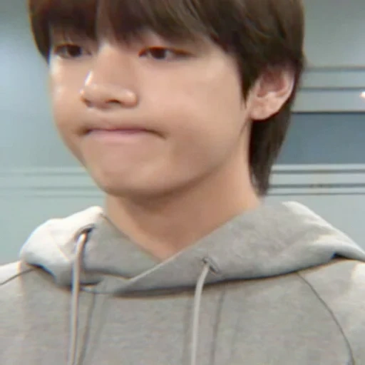 taehen, taehyung, kim ta hyun, cara de estúpido, bts taehen sem maquiagem