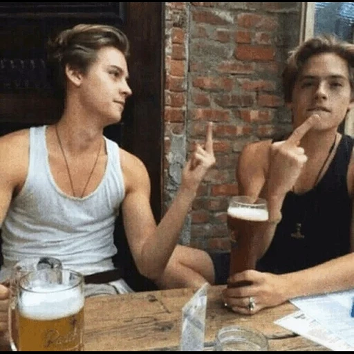 les frères sont, sund dylan cole, cole est drôle, cole sprouse riverdale, cole sund dylan sun