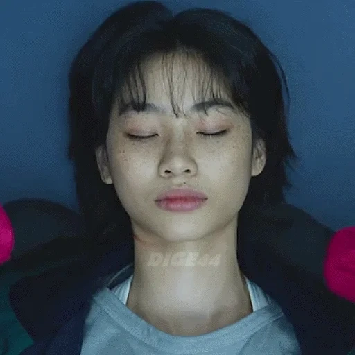 hoyeon jung, versione coreana delle ragazze, capelli coreani, guo jingang drama nero, storia dell'orrore americano