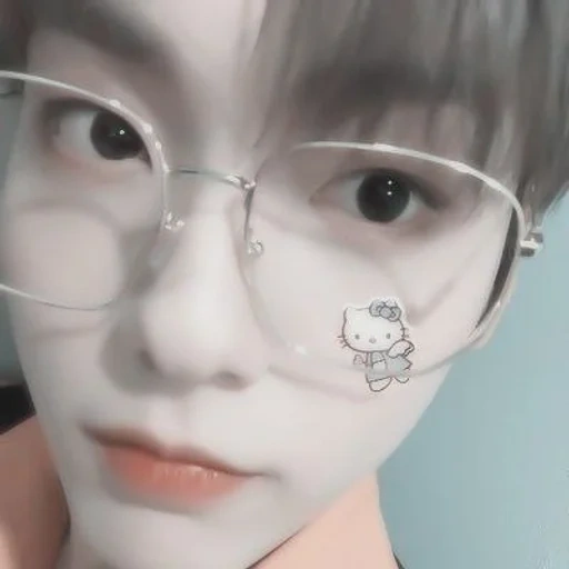 lunettes, taehyun à nous, jung jungkook, jungkook bts, visage effrayé