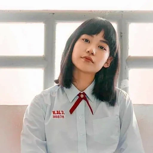 asiatico, hanga, studio, giovane donna, uniforme scolastica giapponese