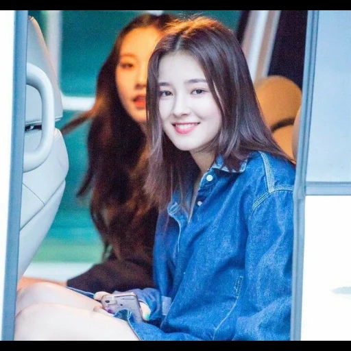 rosa negro, la cara del coreano, nancy momoland, nancy jewel mcdonie, nancy momoland 2021