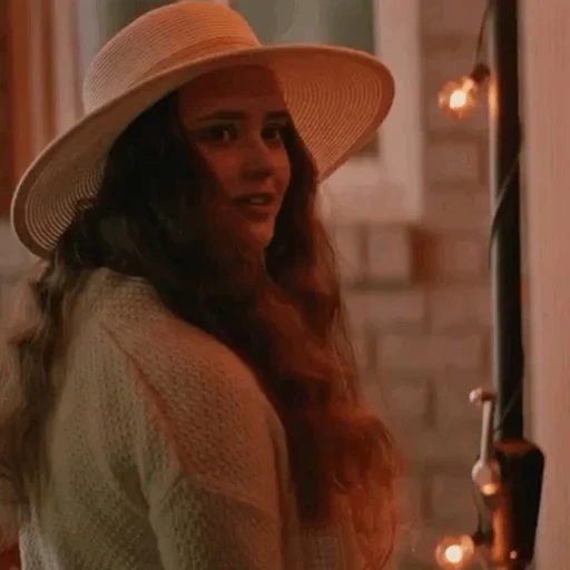 wanita, wanita muda, wanita cantik, seorang wanita cantik muda, film putri 2016 katherine langford