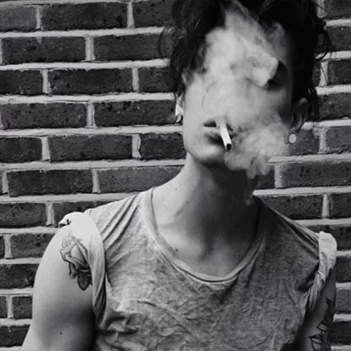 парень, парень курит, курящие парни, сигаретный дым, татуированные парни