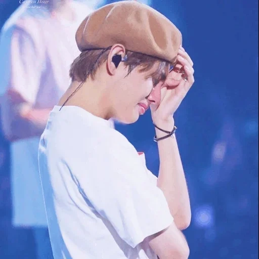 ким тэ хён, бтс тэхен плачет, тэхен из бтс плачет, taehyung bts, taehyung