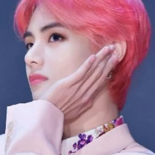 taehen, ídolo bts, taehen bts, kim taehen con cabello rosado, taehyun con cabello rosa 2018