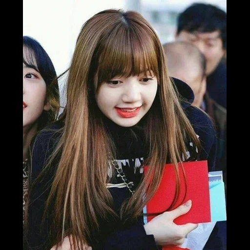 poudre noire, blackpink lisa, blackpink lalisa, foxy black powder bangs, blackpink jisoo and lisa