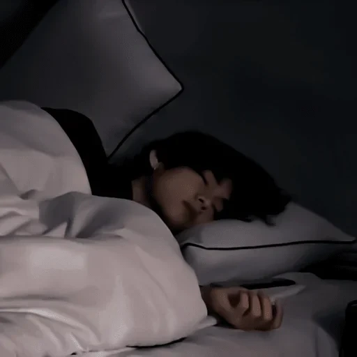 en la cama, jungkook bts, dormir taiheng, kim tae-heng caliente, taiheng duerme con los ojos abiertos
