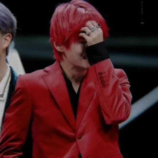 kim ta hyun, taehyun is crying, taehen mama 2018, kim taehen red, taehen red hair