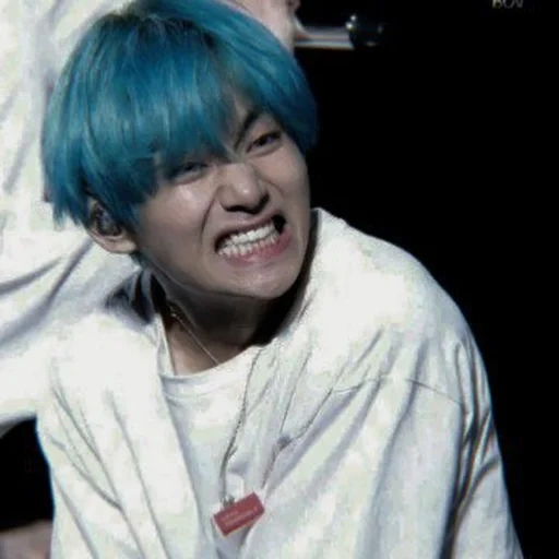 kim ta hyun, anak laki laki bangtan, taehyun dengan rambut biru, bts taehyun dengan rambut biru, bts kim taehen dengan rambut biru