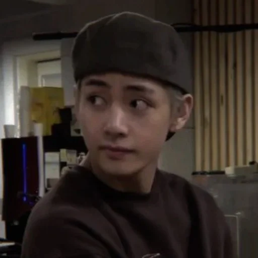 bts v, kim ta hyun, anak laki laki bangtan, aktor korea, masa kecil mac miller