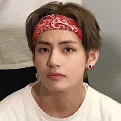 taehyung, kim ta hyun, taehyun bandana, kim taehen sobrancelhas, bts taehen bandana