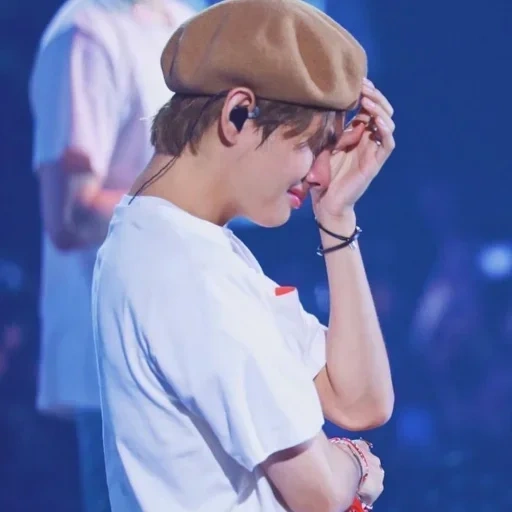 taehyung, kim ta hyun, bts taehyung, bts taehen llora, bts taehyung está llorando