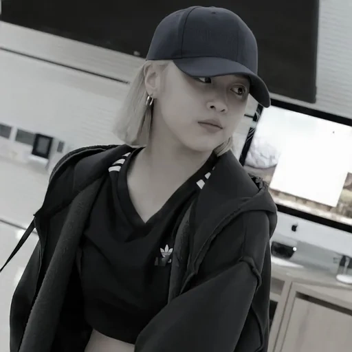 e z, clara, giovane donna, rosa nero, moonbyul mamamoo cap