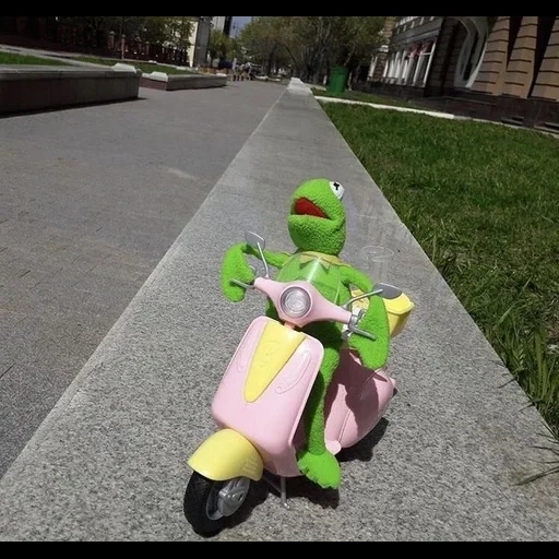 kermit, kermit meme, кермит лягушка, лягушонок мопеде, лягушонок кермит