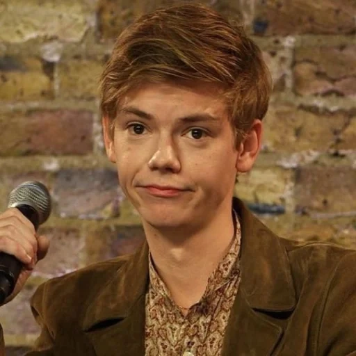 tritone, thomas sangster, thomas sangster, thomas sangster 2016, l'attore thomas sangster