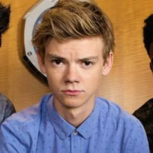 thomas sangster, menjalankan labirin, thomas sangster peter pan, tom holland thomas sangster, menjalankan tes labirin api