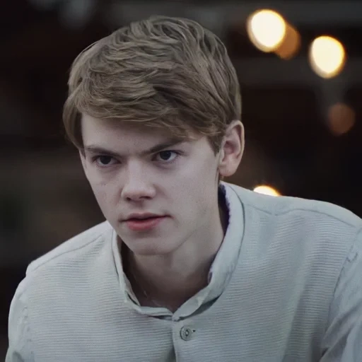 thomas sangster, laufendes labyrinth, thomas sangster fantom galo, labyrinth laufend labyrinth, feuertest des labyrinths durchführen