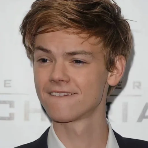 thomas sangster, thomas sangster 2021, aktor thomas sangster, thomas sangster biography, menjalankan tes labirin api