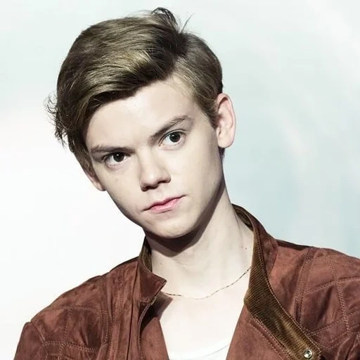 tommaso, old oskol, thomas sangster, l'attore thomas sangster, thomas sangster sorride