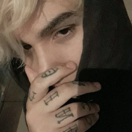 lil peep, lil peep curtains, die düsteren jungs, cover von lil peep kiss, fawn pipa weißes haar