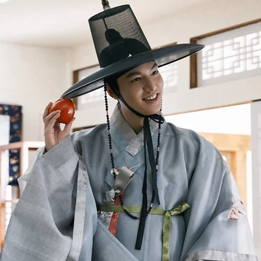 lee june ki khanbbk, attori coreani, scienziato che cammina sul dramma notturno, li june guy in hanbok, dramma storico