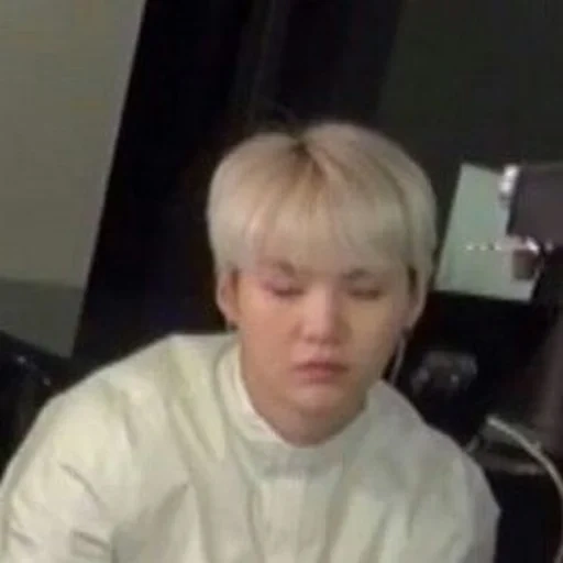 meme yoongi, yoongi shuga, yoongi bts, shuga berlari bts, min yongi bts