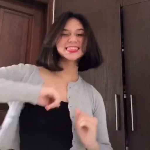 chiroili, the girl, dina saeva, chiroili kizlar, shaxati tiktok bemani rasm