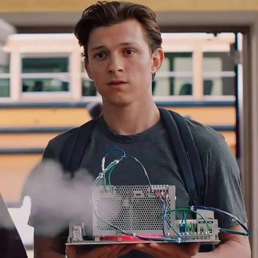 tom parker, том холланд, человек-паук, tom holland spiderman, peter parker tom holland