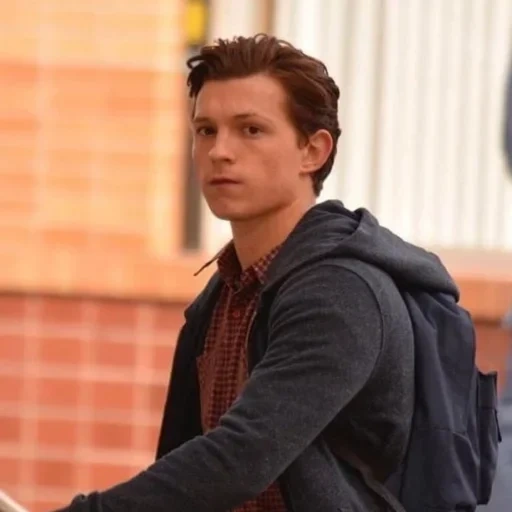 том холланд, человек-паук, том холланд 2021, tom holland spiderman, peter parker tom holland