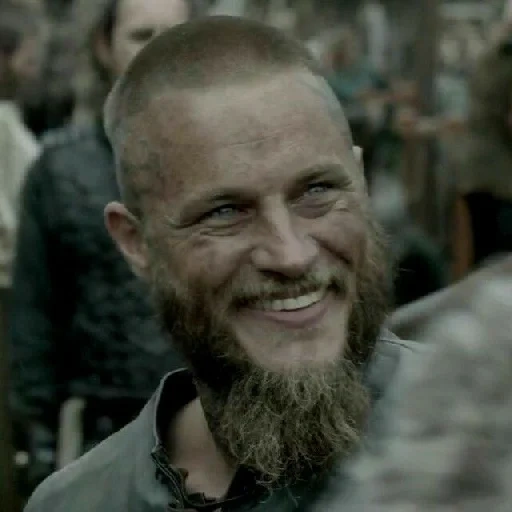 travis fimmel, ragnar lodbrok, travis fimmel vikings, travis fimmel hairstyle vikings, travis fimmel ragnar lodbrook smile